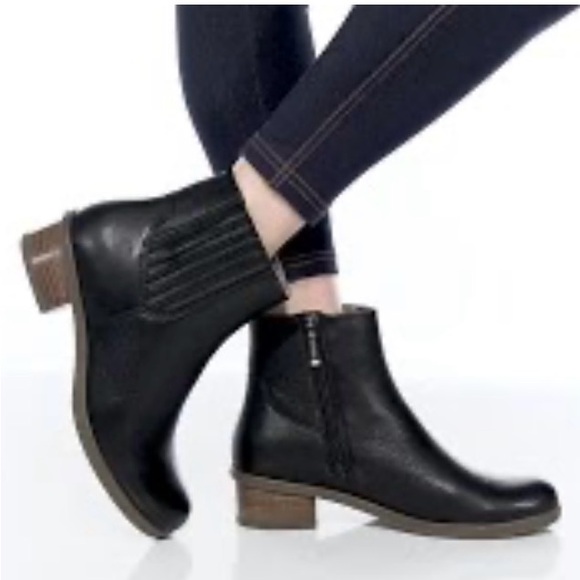 Dansko Daisie Black Leather Waterproof Ankle boots size